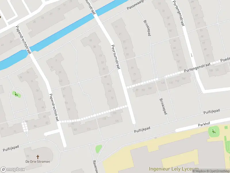 Ambulance met gepaste spoed naar de Poederooienstraat in Amsterdam