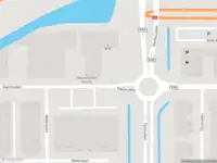 Politie met grote spoed naar de Vaalmuiden in Amsterdam vanwege voertuigen te water