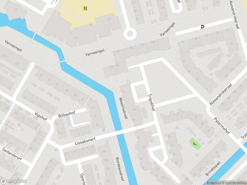 Ambulance met gepaste spoed naar de Messinadreef in Rotterdam