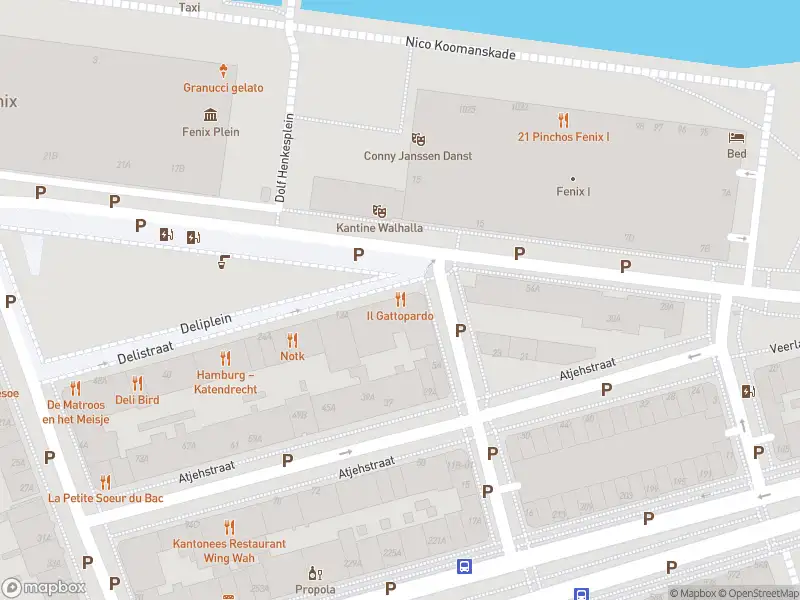 Ambulance met grote spoed naar de Delistraat in Rotterdam
