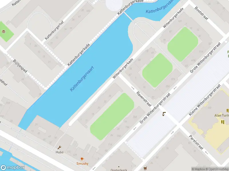 Ambulance met gepaste spoed naar de Wittenburgerkade in Amsterdam