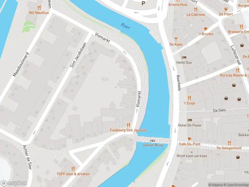Brandweer met gepaste spoed naar de Vismarkt in Roermond vanwege stormschade