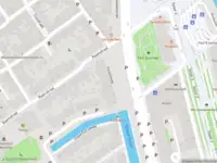 Ambulance met grote spoed naar de Parallelweg in Delft