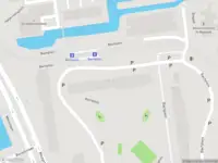 Ambulance met gepaste spoed naar de Bachplein in Schiedam