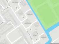 Ambulance met grote spoed naar de Johannes Vermeer in Ouderkerk aan de Amstel