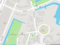 Ambulance met grote spoed naar de Akersluis in Amsterdam