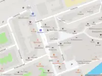 Ambulance met grote spoed naar de Land van Cocagneplein in Amsterdam