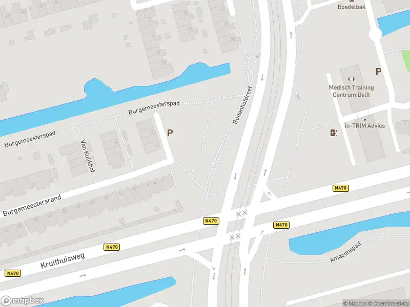 Ambulance met grote spoed naar de Raad van Europalaan in Delft