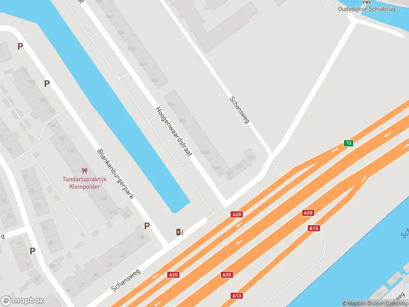 Ambulance met grote spoed naar de Hoogenwaardstraat in Rotterdam