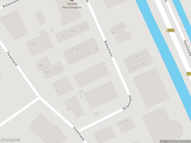 Ambulance met grote spoed naar de Bollenmarkt in Zwaagdijk-Oost