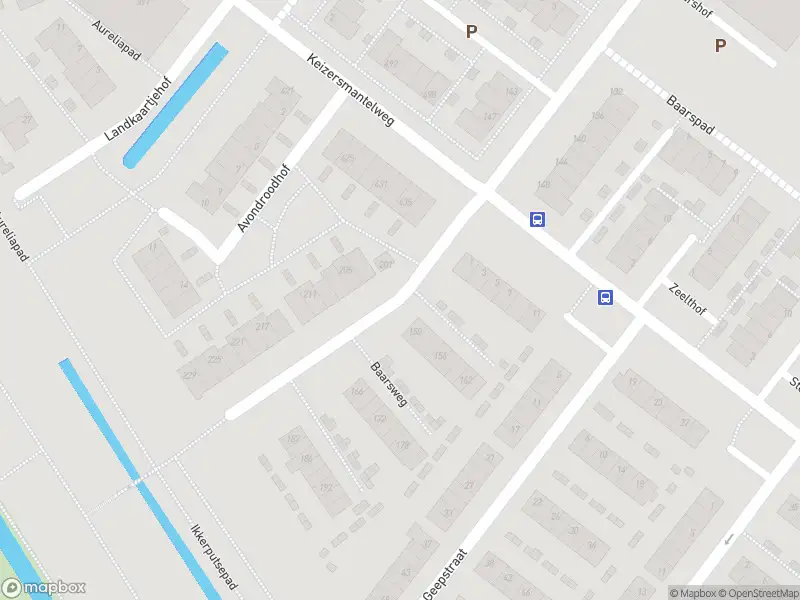 Ambulance met gepaste spoed naar de Baarsweg in Hoogvliet Rotterdam