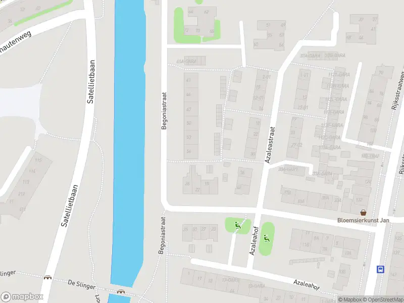 Ambulance met grote spoed naar de In de Houtzaagmolen in Duivendrecht