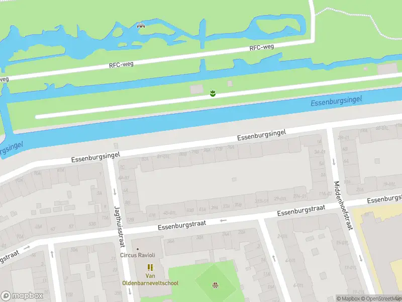 Ambulance met gepaste spoed naar de Essenburgsingel in Rotterdam