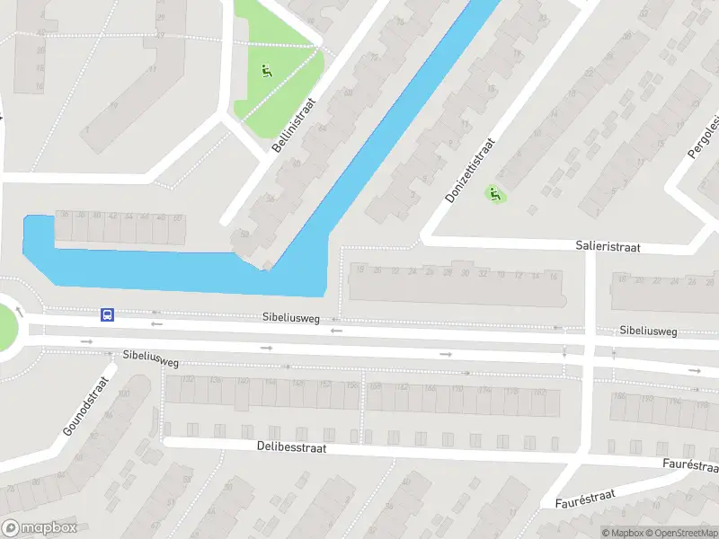 Ambulance met grote spoed naar de Salieristraat in Capelle aan den IJssel