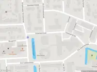 Ambulance met grote spoed naar de Velsenaerstraat in Pernis Rotterdam