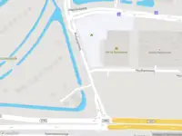 Ambulance met grote spoed naar de Archangelweg in Amsterdam