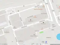 Ambulance met gepaste spoed naar de Delftsestraat in Rotterdam