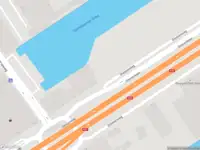 Ambulance met grote spoed naar de Giessenweg in Rotterdam