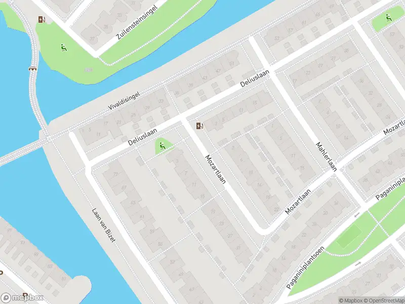 Brandweer met gepaste spoed naar de Mozartlaan in Nieuw-Vennep vanwege afgaan rookmelder
