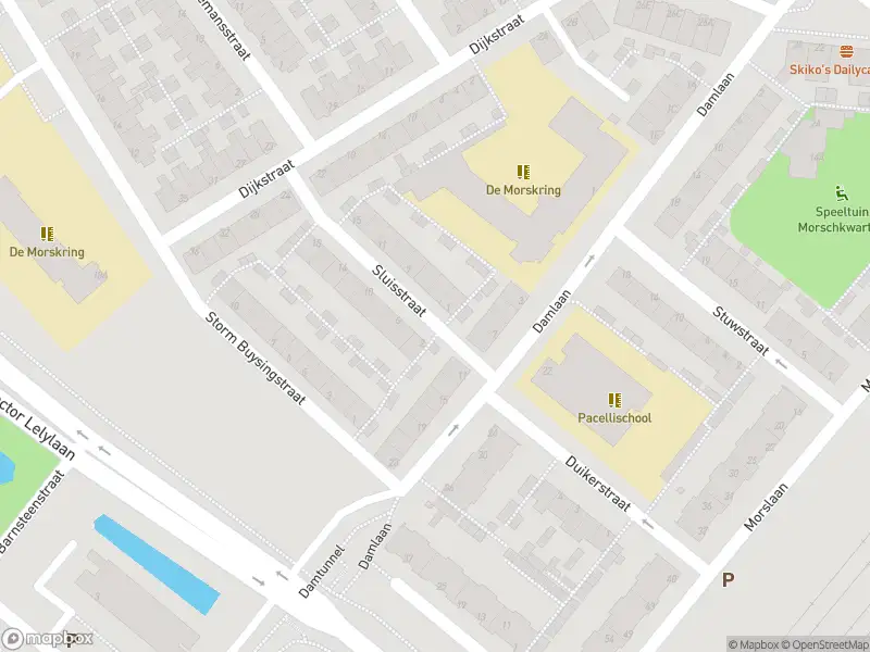 Ambulance met grote spoed naar de Sluisstraat in Leiden