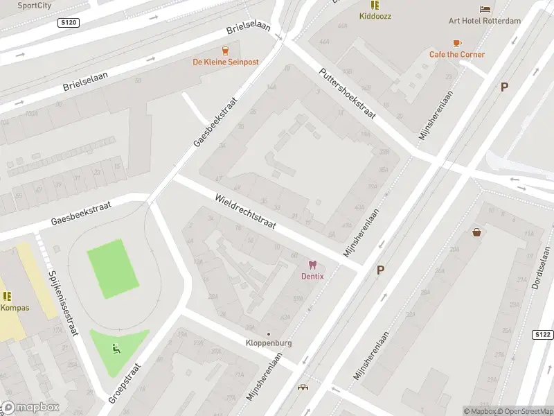Ambulance met gepaste spoed naar de Wieldrechtstraat in Rotterdam