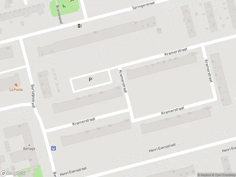Ambulance met gepaste spoed naar de Kramerstraat in Rotterdam