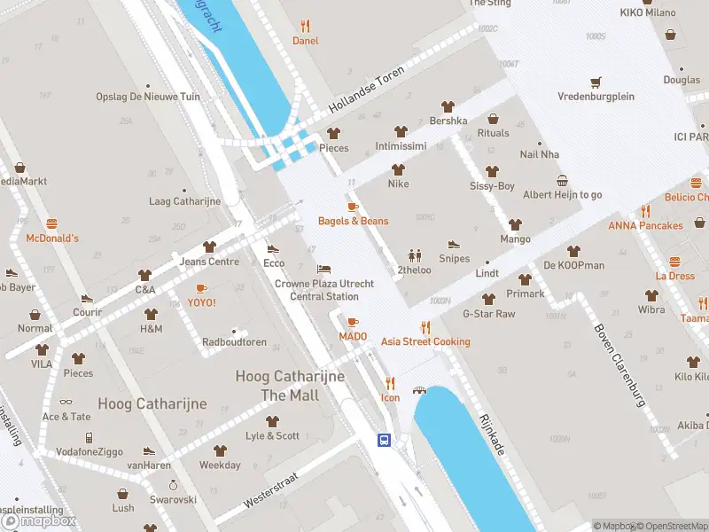 Politie naar de Catharijne Esplanade in Utrecht vanwege aanrijding met letsel