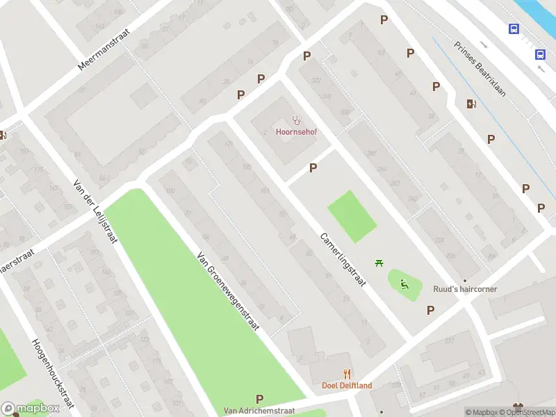 Ambulance met gepaste spoed naar de Meermanstraat in Delft