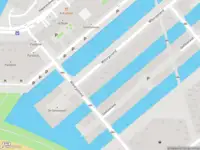 Ambulance met grote spoed naar de Wiborgeiland in Amsterdam