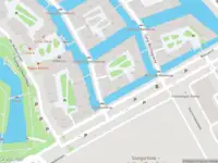 Ambulance met grote spoed naar de Charley Tooropgracht in Diemen
