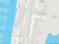 Ambulance met grote spoed naar de Opzoomerlaan in Hellevoetsluis